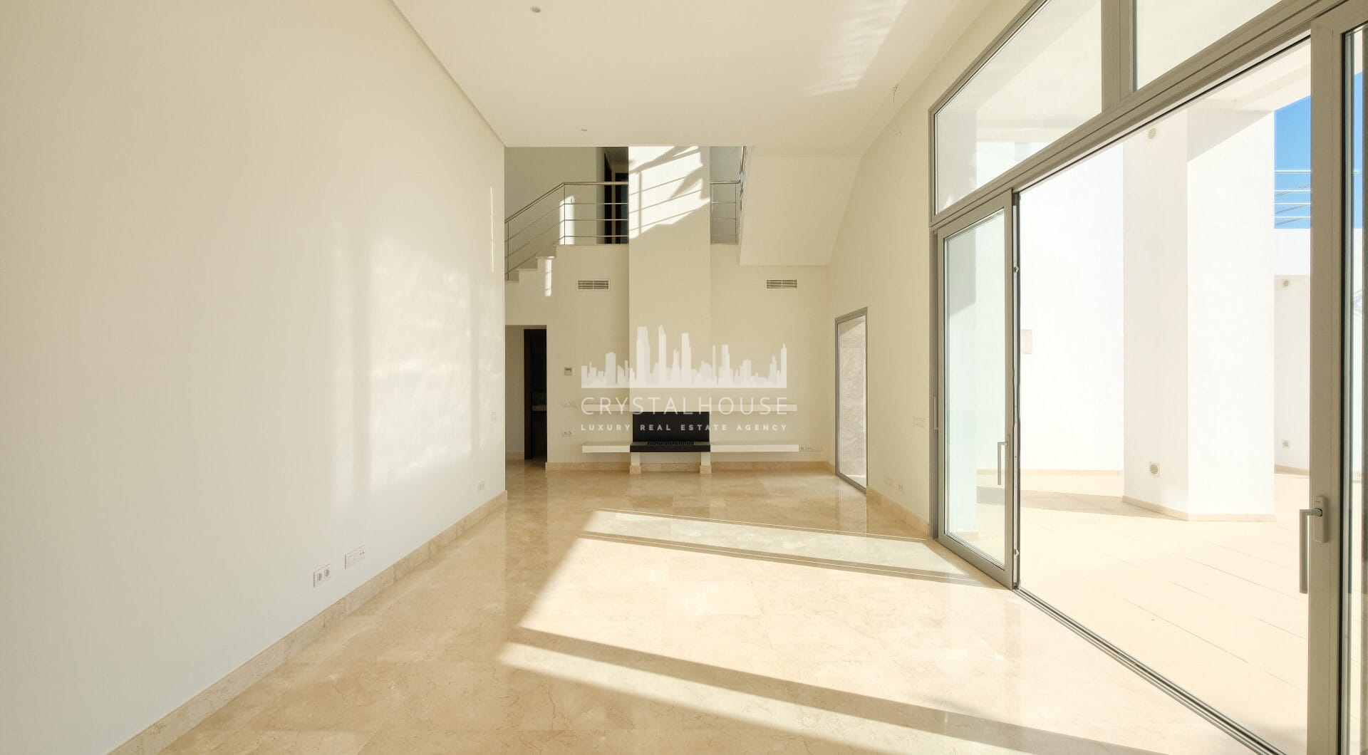 Contemporary 4 bedroom Villa in Puerto del Capitán, Benahavís