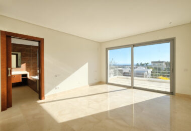 Contemporary 4 bedroom Villa in Puerto del Capitán, Benahavís