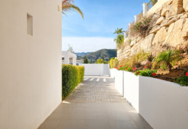 Contemporary 4 bedroom Villa in Puerto del Capitán, Benahavís