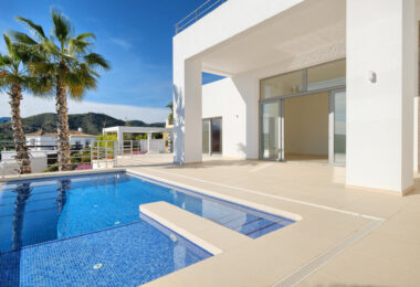 Contemporary 4 bedroom Villa in Puerto del Capitán, Benahavís