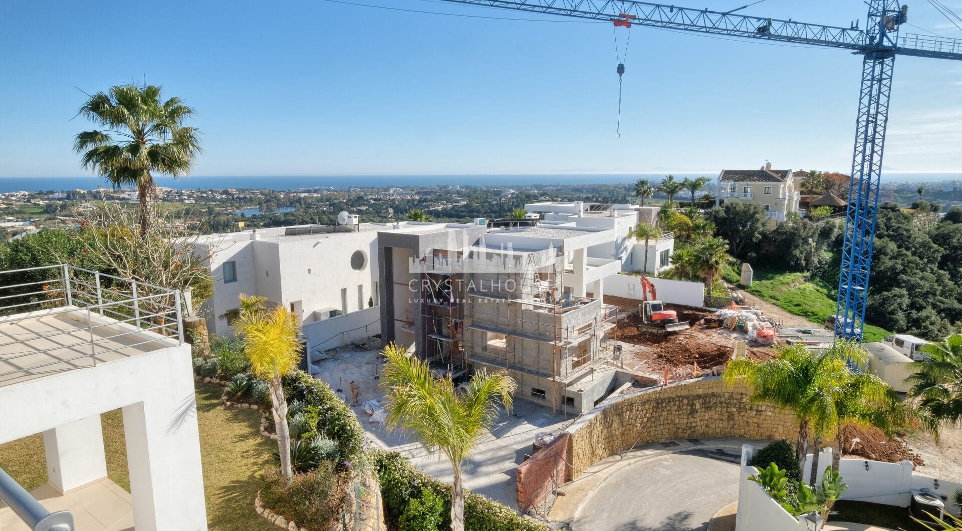 Contemporary 4 bedroom Villa in Puerto del Capitán, Benahavís