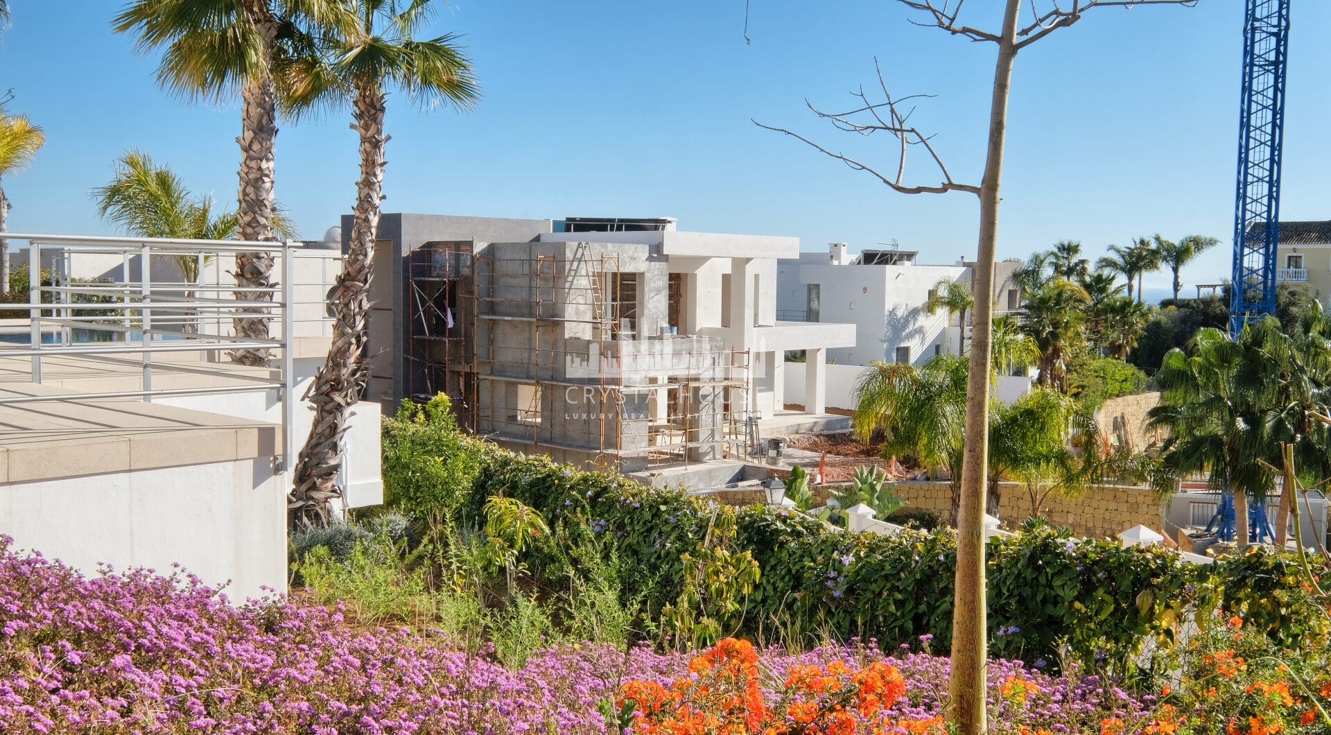 Contemporary 4 bedroom Villa in Puerto del Capitán, Benahavís