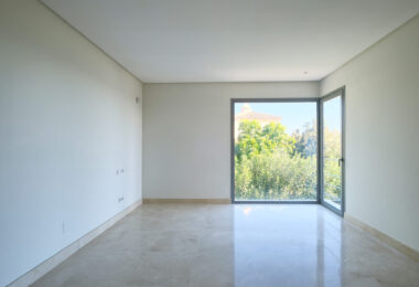 Contemporary 4 bedroom Villa in Puerto del Capitán, Benahavís
