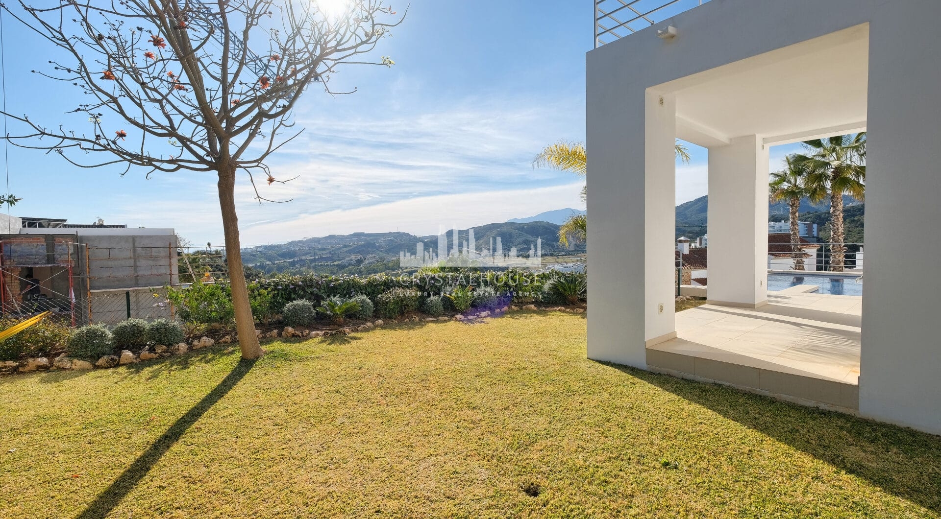 Contemporary 4 bedroom Villa in Puerto del Capitán, Benahavís