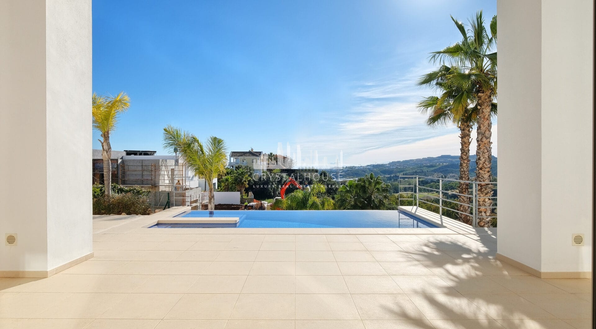 Contemporary 4 bedroom Villa in Puerto del Capitán, Benahavís
