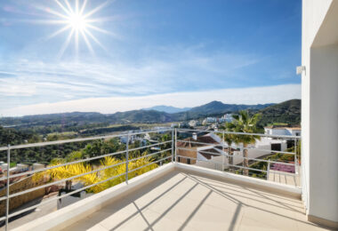 Contemporary 4 bedroom Villa in Puerto del Capitán, Benahavís