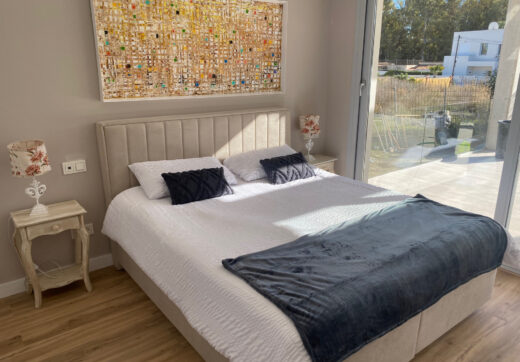 Newly built quality villa on the beach side of San Pedro de Alcántara