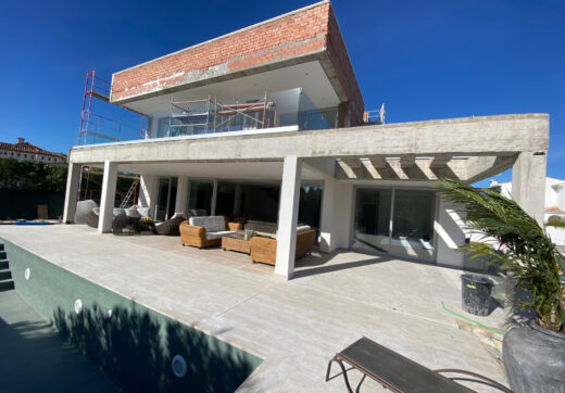 Newly built quality villa on the beach side of San Pedro de Alcántara