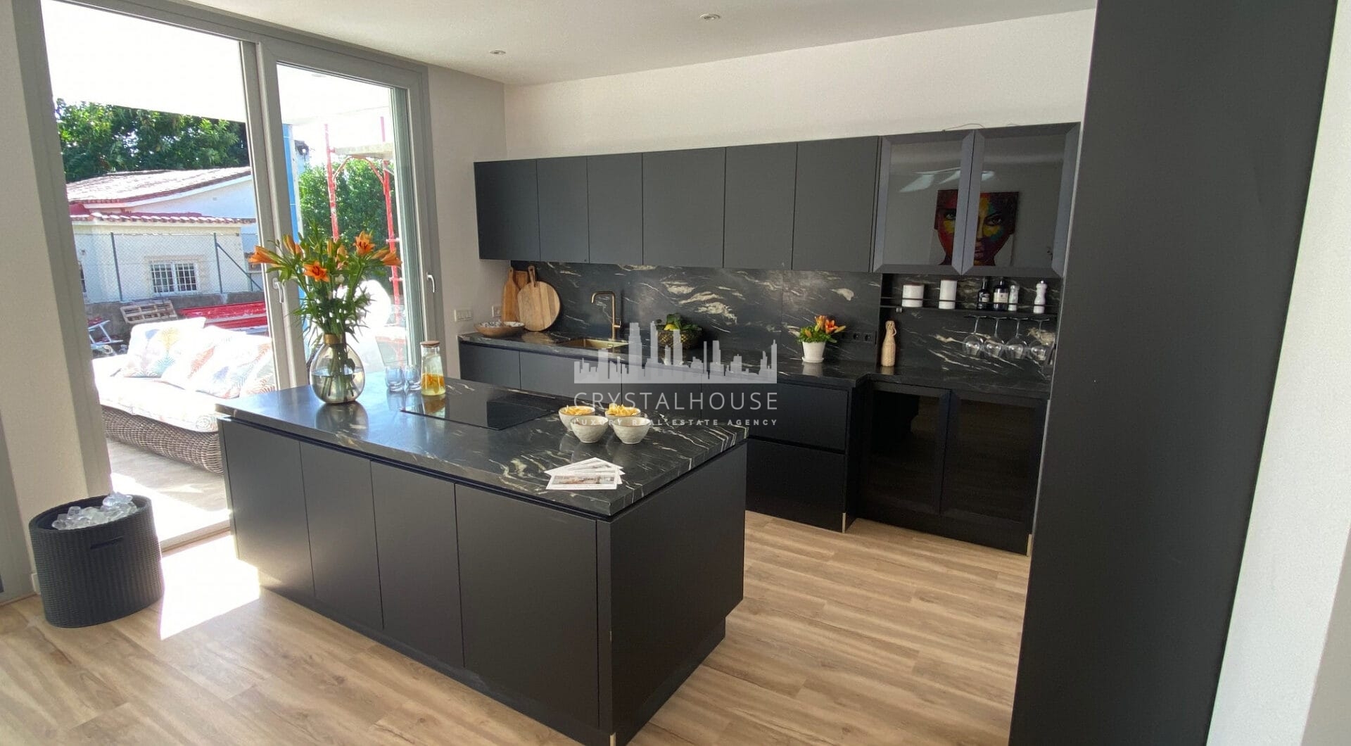 Newly built quality villa on the beach side of San Pedro de Alcántara