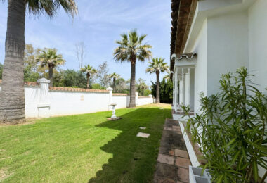 Charming Villa for Sale in Zona B, Sotogrande Costa
