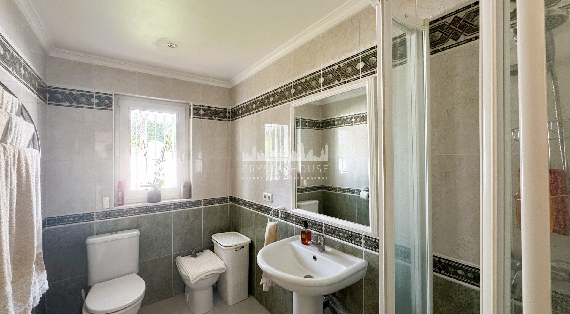 Charming Villa for Sale in Zona B, Sotogrande Costa