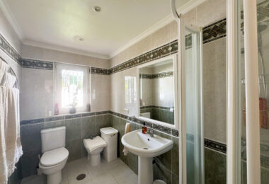Charming Villa for Sale in Zona B, Sotogrande Costa