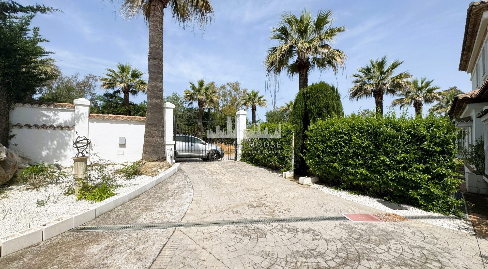 Charming Villa for Sale in Zona B, Sotogrande Costa