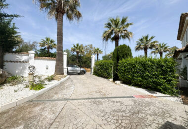 Charming Villa for Sale in Zona B, Sotogrande Costa