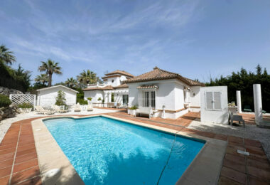 Charming Villa for Sale in Zona B, Sotogrande Costa