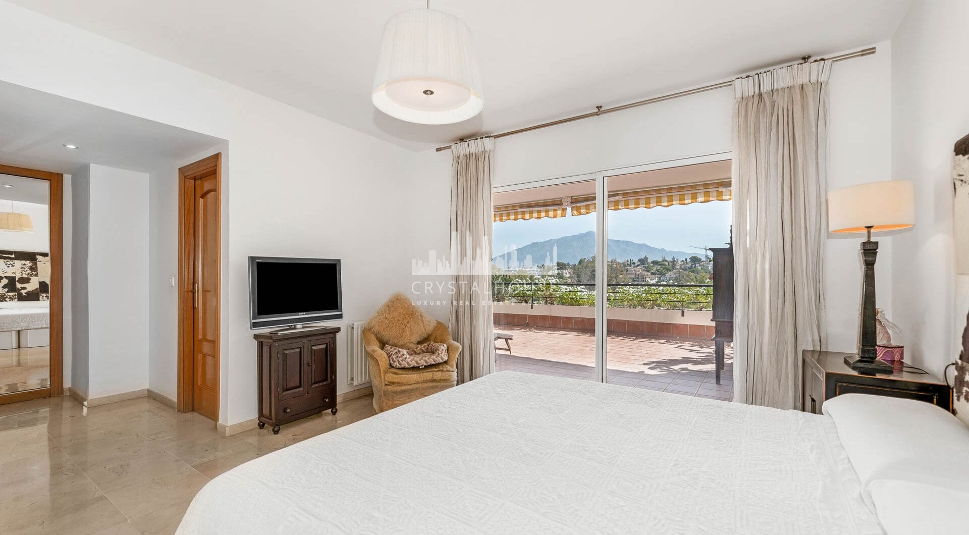 Golf-front Duplex Penthouse with views to La Concha in Guadalmina