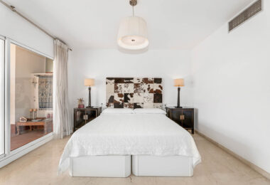 Golf-front Duplex Penthouse with views to La Concha in Guadalmina