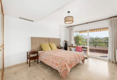 Golf-front Duplex Penthouse with views to La Concha in Guadalmina