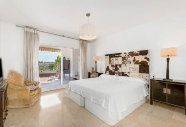 Golf-front Duplex Penthouse with views to La Concha in Guadalmina
