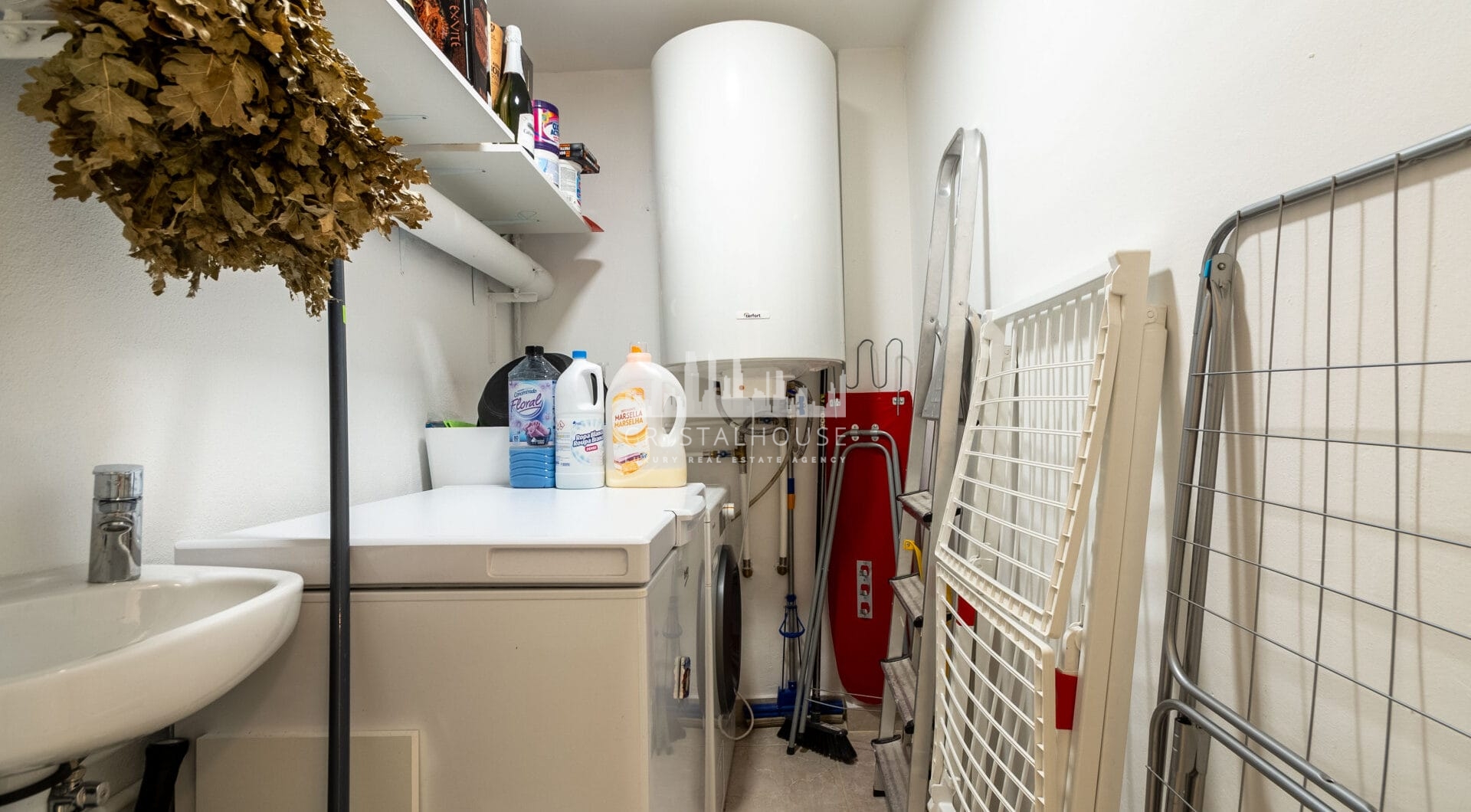 Modern South-Facing Townhouse with Premium Finishes – Move-In Ready