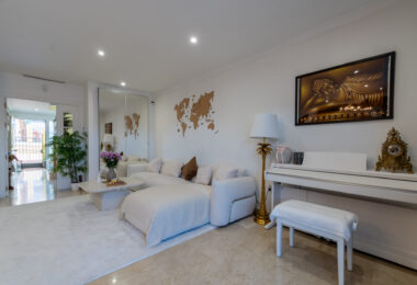 Modern South-Facing Townhouse with Premium Finishes – Move-In Ready