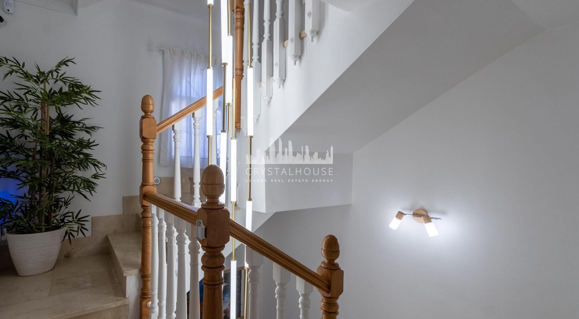 Modern South-Facing Townhouse with Premium Finishes – Move-In Ready