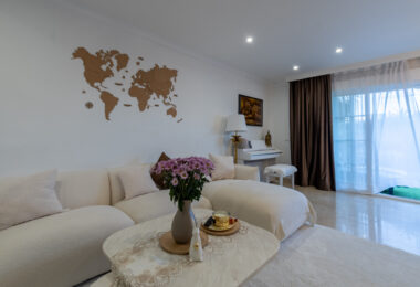 Modern South-Facing Townhouse with Premium Finishes – Move-In Ready