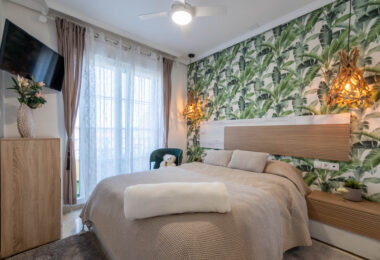 Modern South-Facing Townhouse with Premium Finishes – Move-In Ready