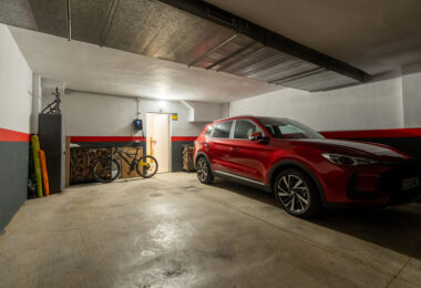 Modern South-Facing Townhouse with Premium Finishes – Move-In Ready