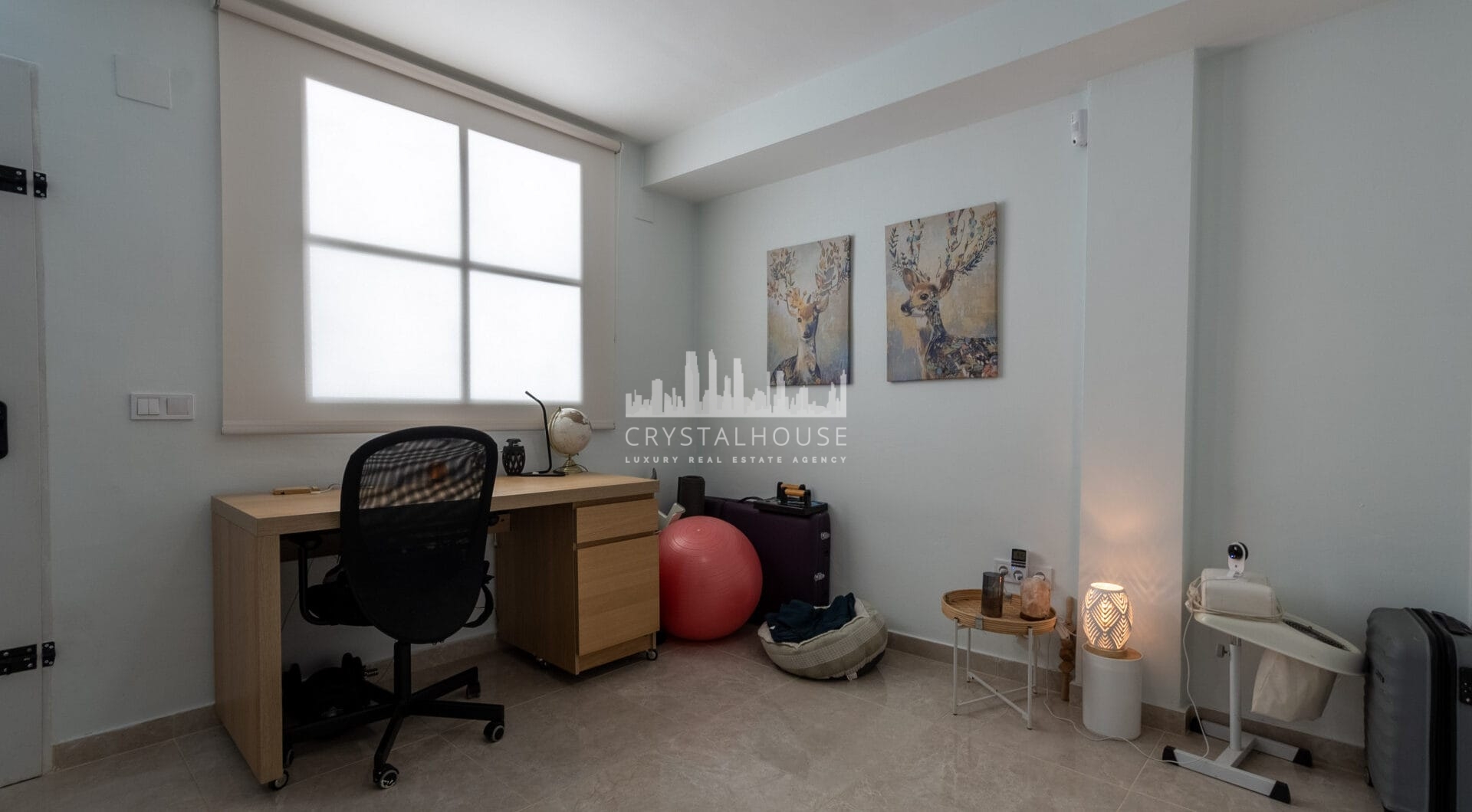 Modern South-Facing Townhouse with Premium Finishes – Move-In Ready