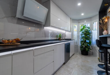 Modern South-Facing Townhouse with Premium Finishes – Move-In Ready