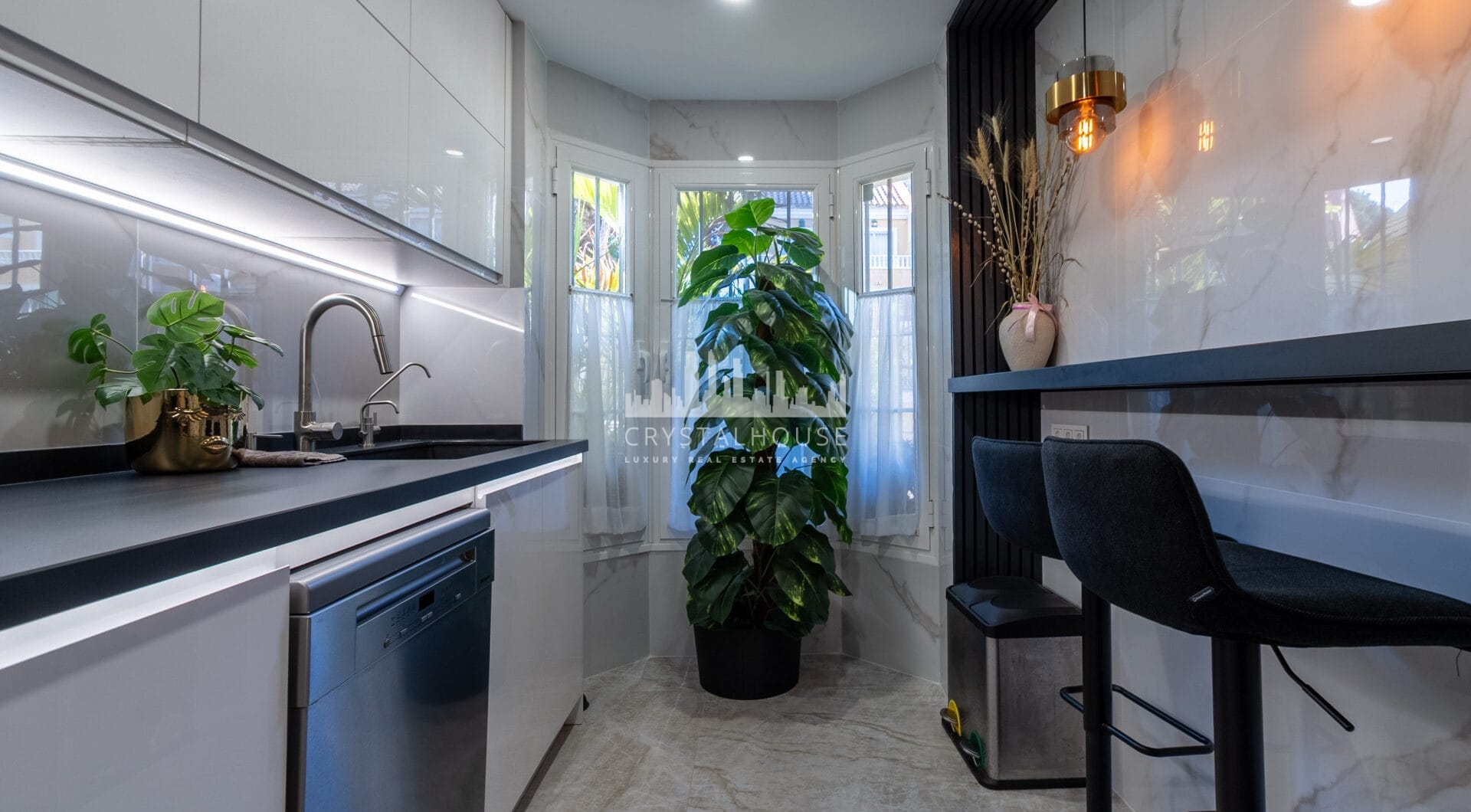 Modern South-Facing Townhouse with Premium Finishes – Move-In Ready