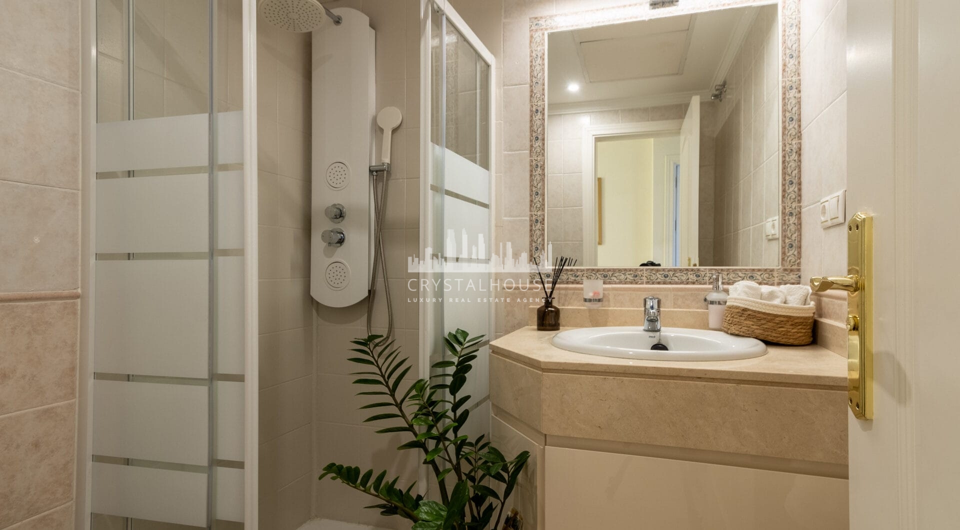 Modern South-Facing Townhouse with Premium Finishes – Move-In Ready