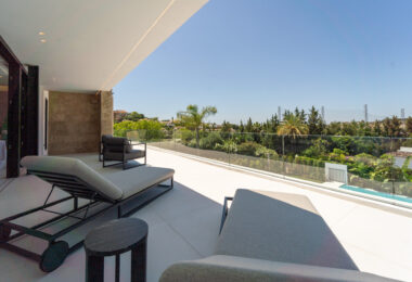 Elegant Villa with Sea and Golf Views in Nueva Andalucia, Marbella
