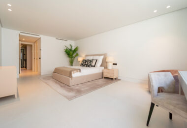 Elegant Villa with Sea and Golf Views in Nueva Andalucia, Marbella