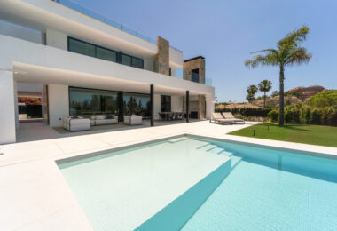 Elegant Villa with Sea and Golf Views in Nueva Andalucia, Marbella