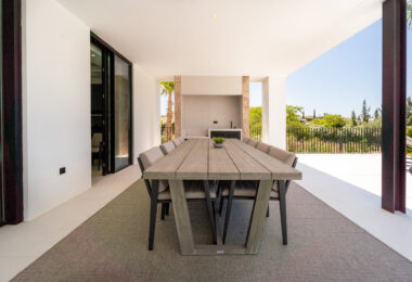Elegant Villa with Sea and Golf Views in Nueva Andalucia, Marbella