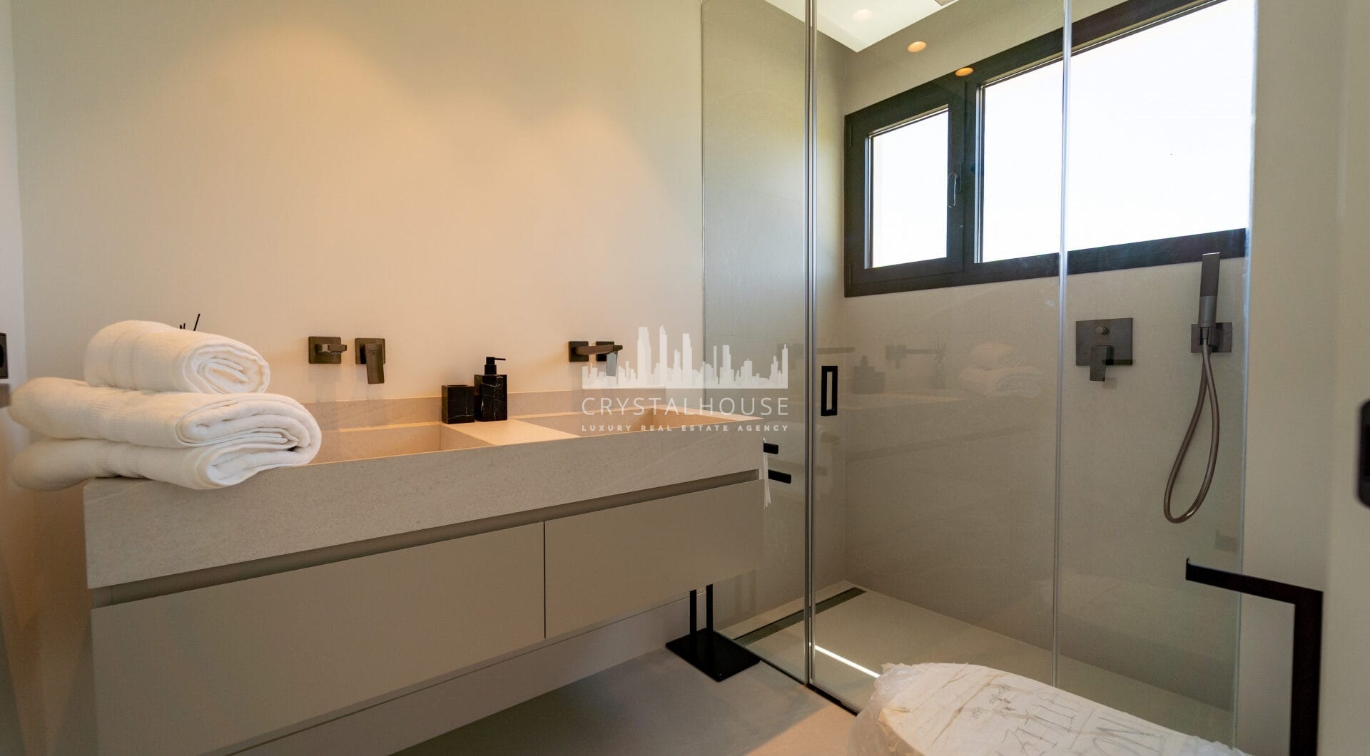 Elegant Villa with Sea and Golf Views in Nueva Andalucia, Marbella