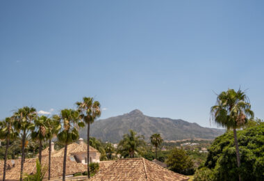 Elegant Villa with Sea and Golf Views in Nueva Andalucia, Marbella