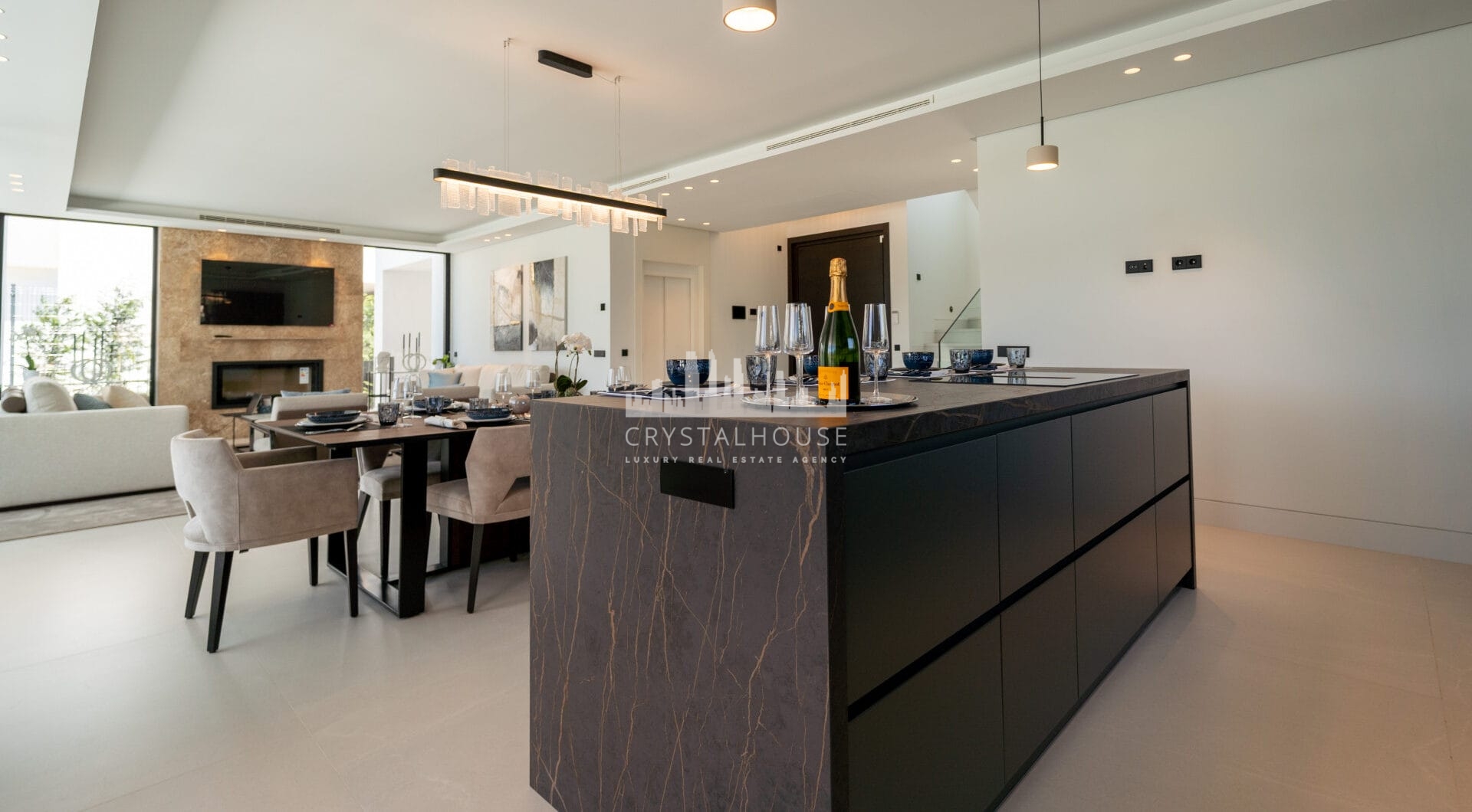 Elegant Villa with Sea and Golf Views in Nueva Andalucia, Marbella