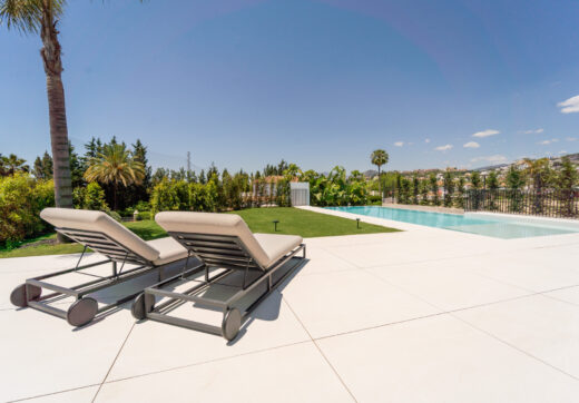 Elegant Villa with Sea and Golf Views in Nueva Andalucia, Marbella