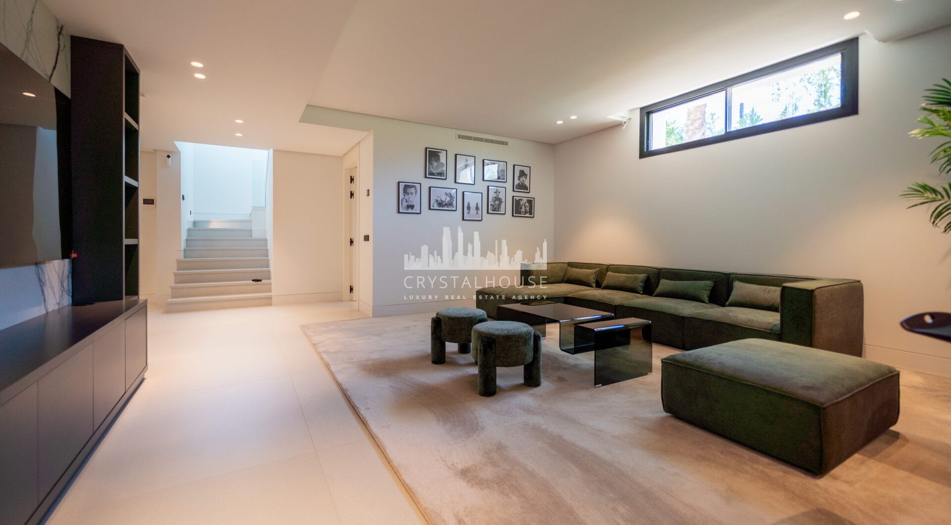 Elegant Villa with Sea and Golf Views in Nueva Andalucia, Marbella