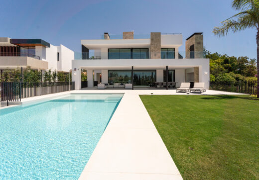 Elegant Villa with Sea and Golf Views in Nueva Andalucia, Marbella