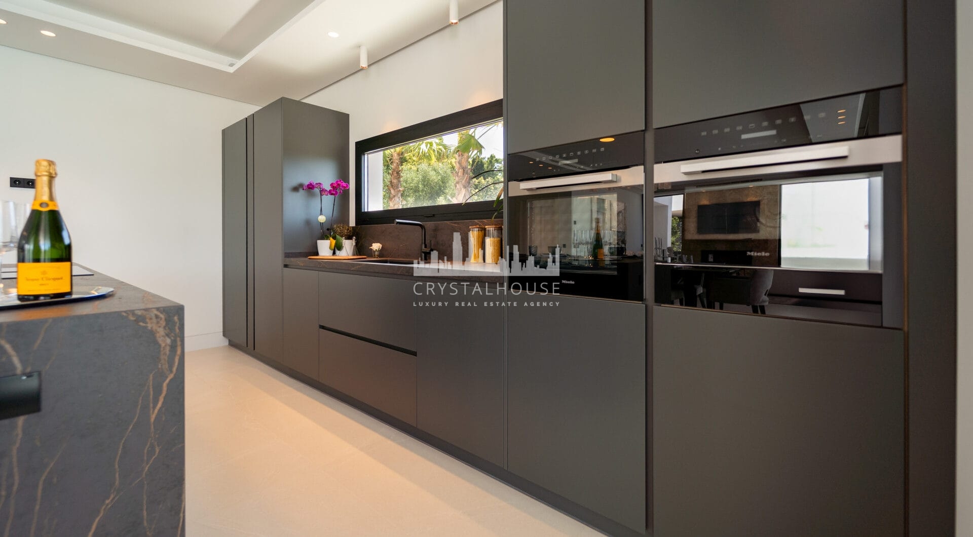 Elegant Villa with Sea and Golf Views in Nueva Andalucia, Marbella