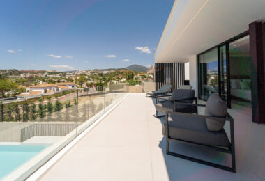 Elegant Villa with Sea and Golf Views in Nueva Andalucia, Marbella