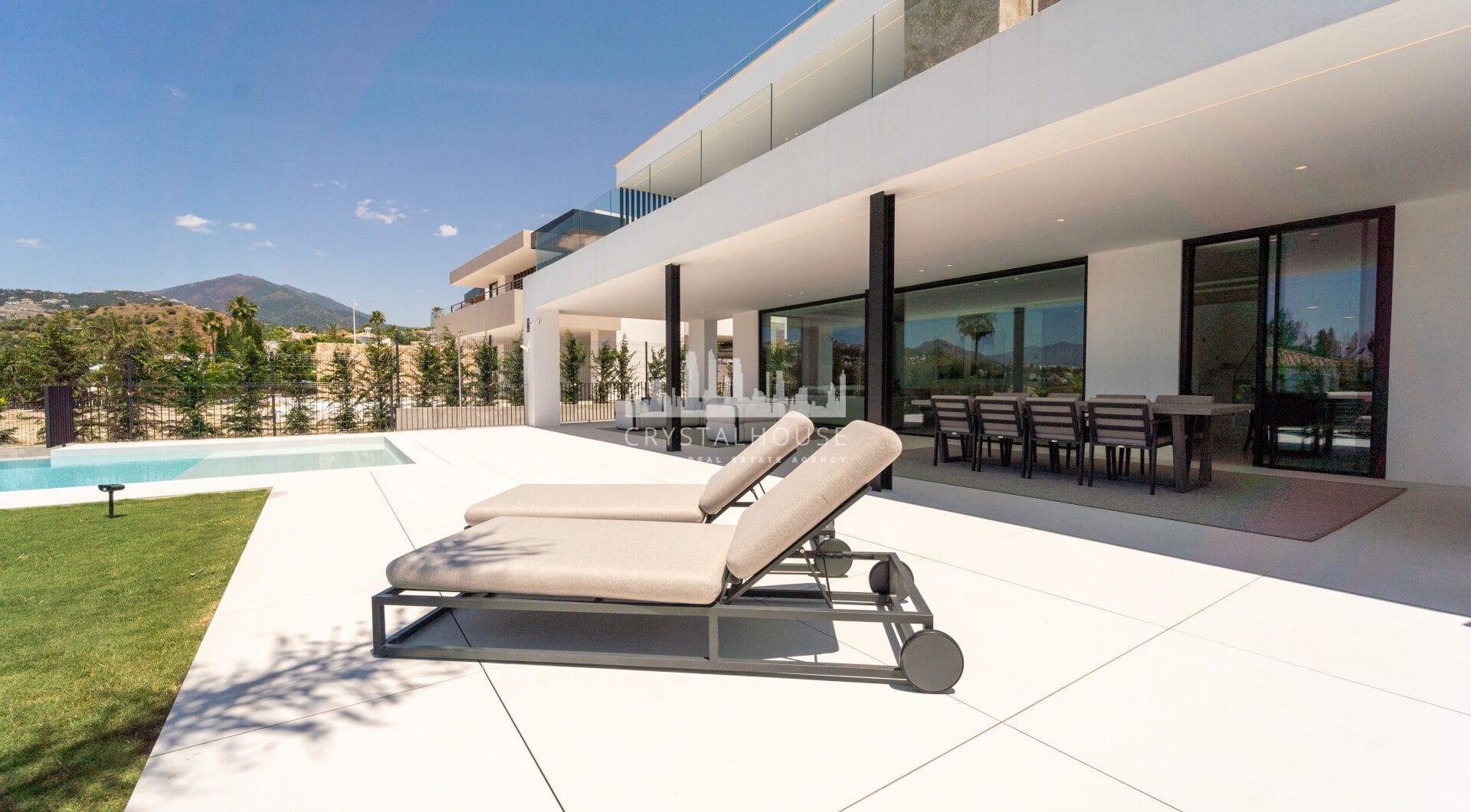 Elegant Villa with Sea and Golf Views in Nueva Andalucia, Marbella