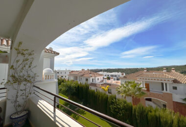 Amazing spacious with amazing views APARTMENT in Casares Golf.