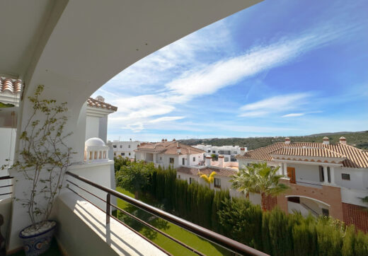 Amazing spacious with amazing views APARTMENT in Casares Golf.