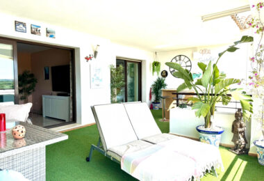 Amazing spacious with amazing views APARTMENT in Casares Golf.
