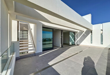 Stunning Penthouse with Panoramic Views in Estepona West